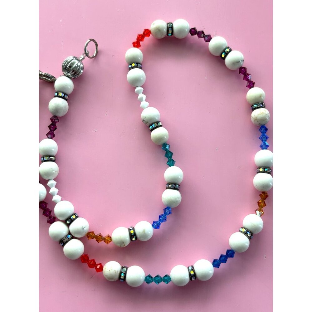 White Beaded Necklace With Swarovski Crystal Accents & Silver Clasp 18" Lightwei